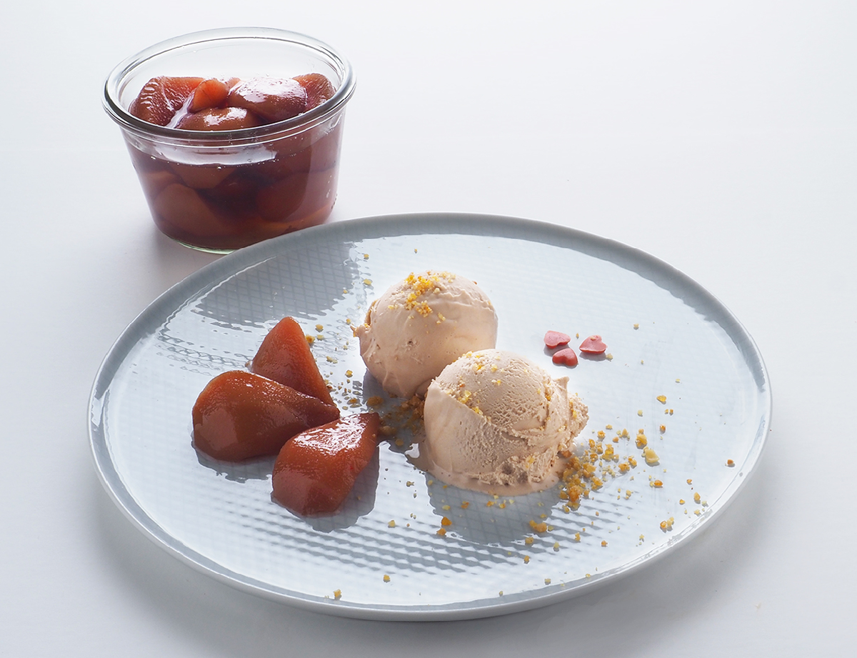 Recept Hazelnootijs met gekonfijte peertjes